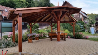 Holz- und Dachkonstruktionen